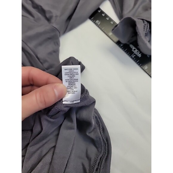 Cato Women’s Large Tunic Top Gray 3/4 Bell‎ Sleeve Soft V Neckline Ladder Cutout - Picture 5 of 8